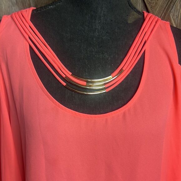 Cold shoulder Blouse top - Picture 3 of 8